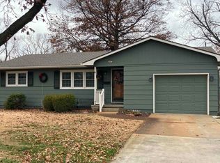 907 Main St, Halstead, KS 67056