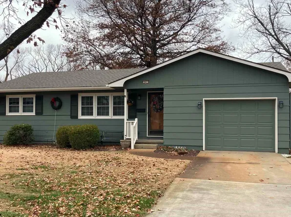 907 Main St, Halstead, KS 67056