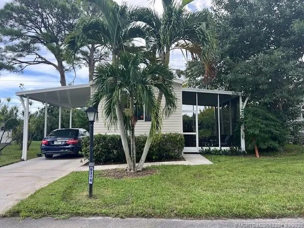 6316 S Ash Ln, Lake Worth, FL 33462