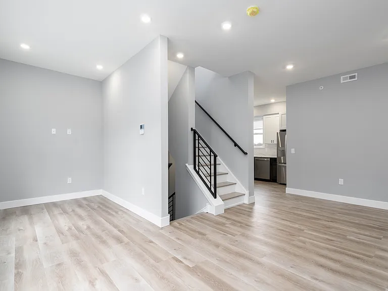 2323 E Cabot St #3 — Photo 10