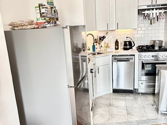4th image of 39 W 85th St #5
