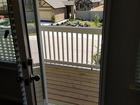 5th image of 18028 Lungo St