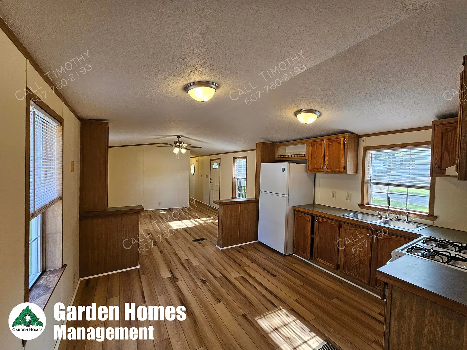 3 bed, 1.5 bath, 924 sqft, $1,295 — Photo 2