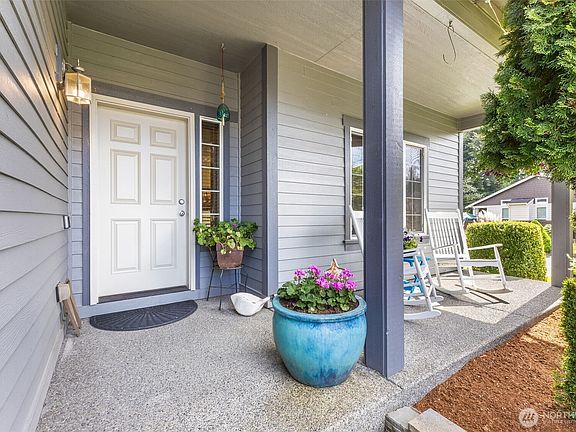 3rd image of 20225 194th Avenue E