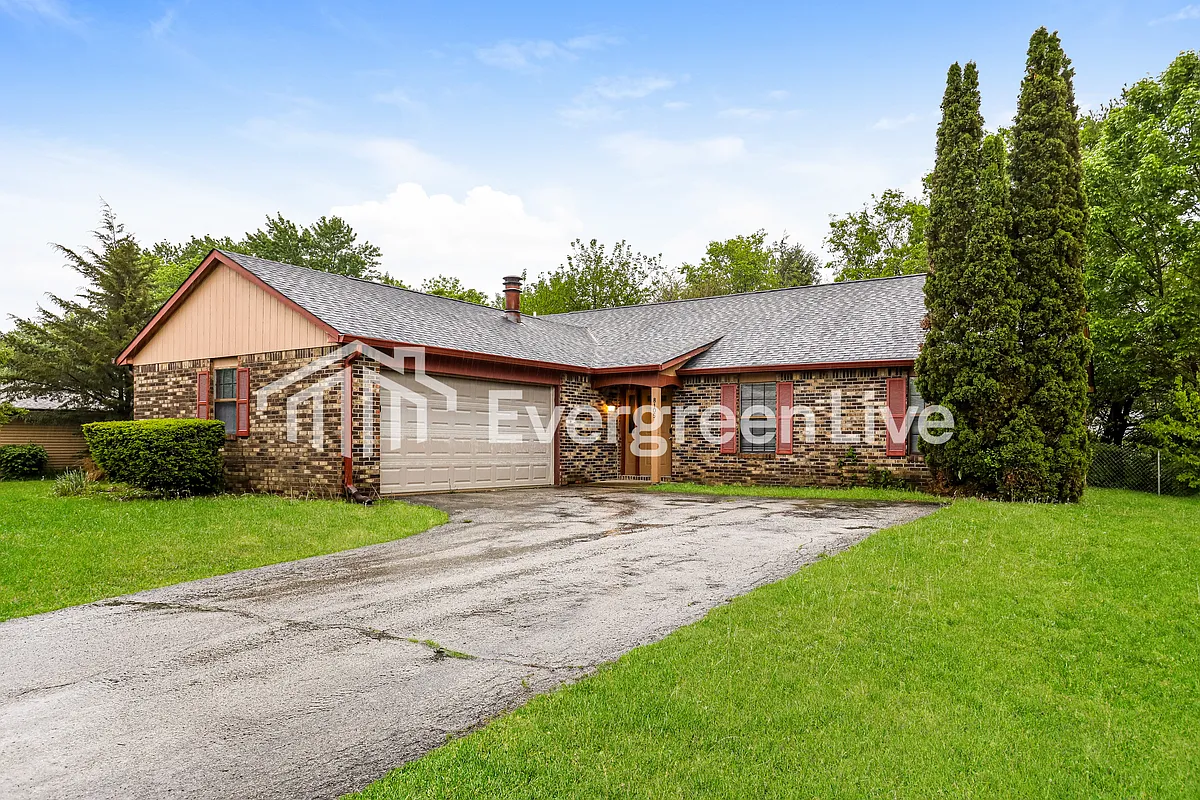 Building Photo - 8105 Clayburn Dr