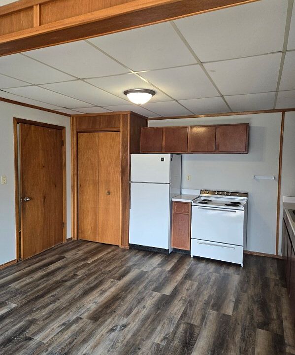 1st image of 613 E 6th St #11338557