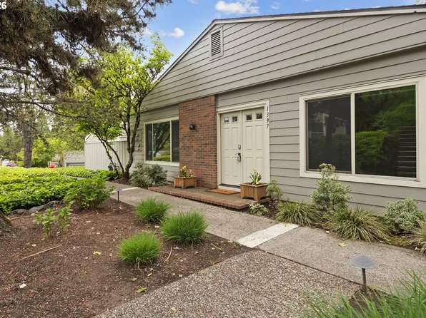 1397 Bonniebrae Dr, Lake Oswego, OR 97034