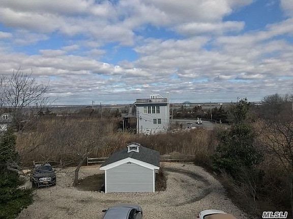 4th image of 32 Sandy Dr