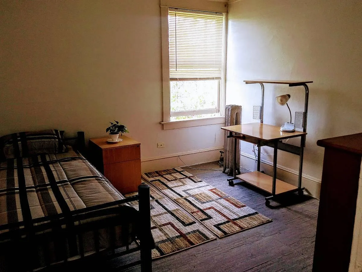 1 bed, 3.5 bath, 175 sqft, $750 — Photo 1