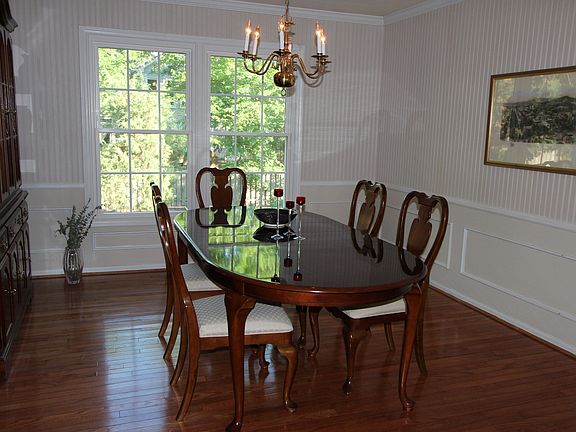 5th image of 13405 Melville Ln