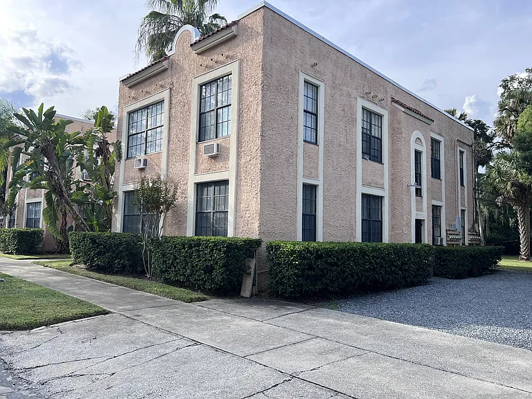 1717 S Park Ave — Photo 13