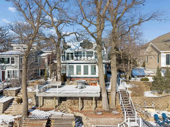 1517 N Shore Dr, Clear Lake, IA 50428