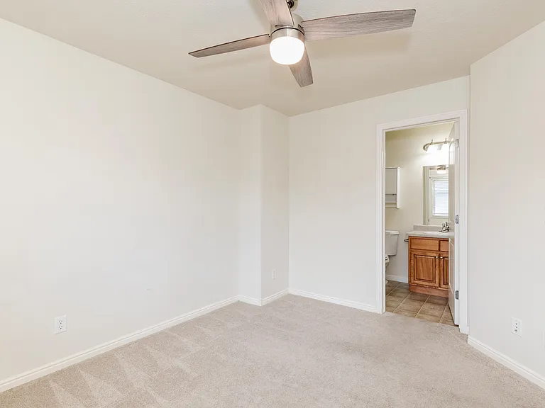 484 W 1490 N #102 — Photo 11
