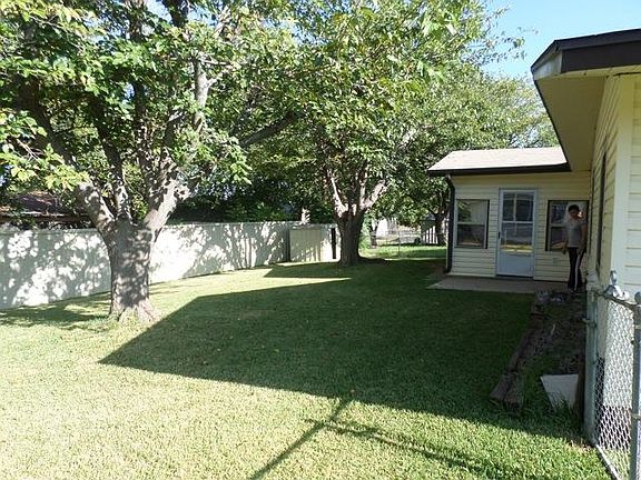 5th image of 1505 Westover Dr