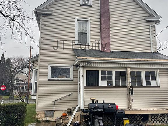 3rd image of 2605 Broadway