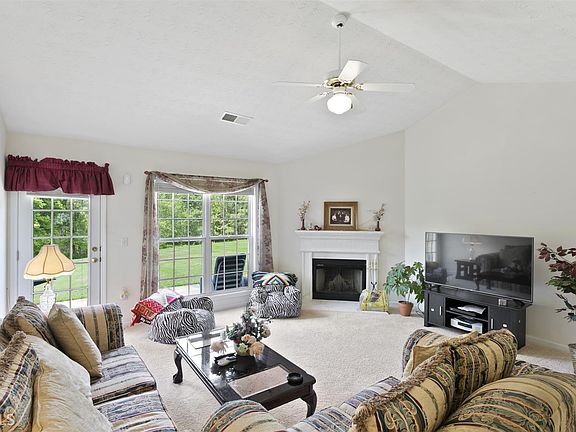 4th image of 2520 Harbins Mill Dr