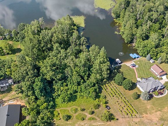 3rd image of 590 W Lot #1