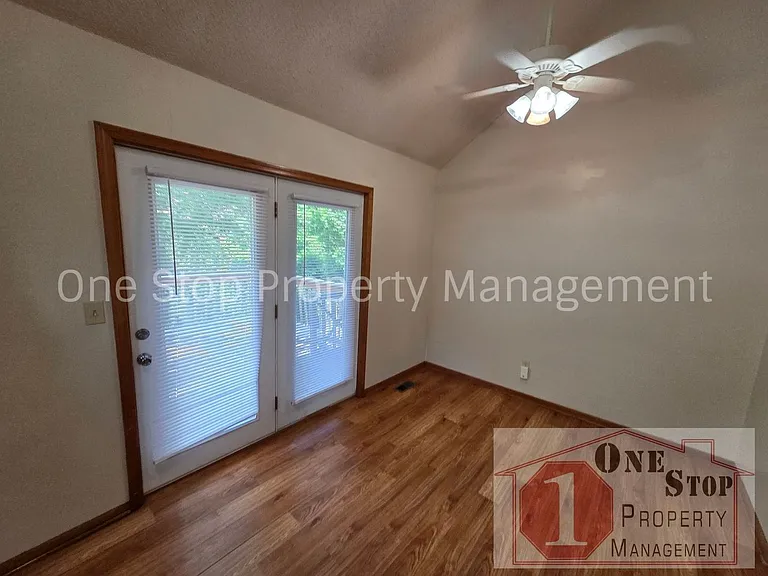 7902 NW 79th Pl — Photo 7