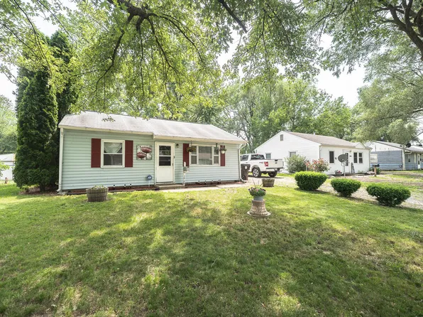 1068 Eastview Dr, Rantoul, IL 61866