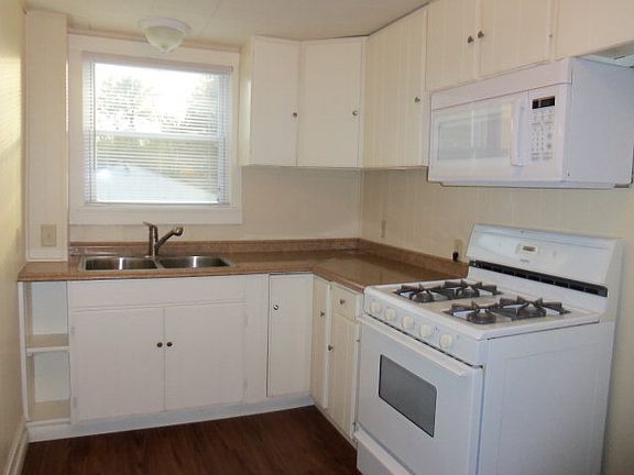5th image of 602 Washington St