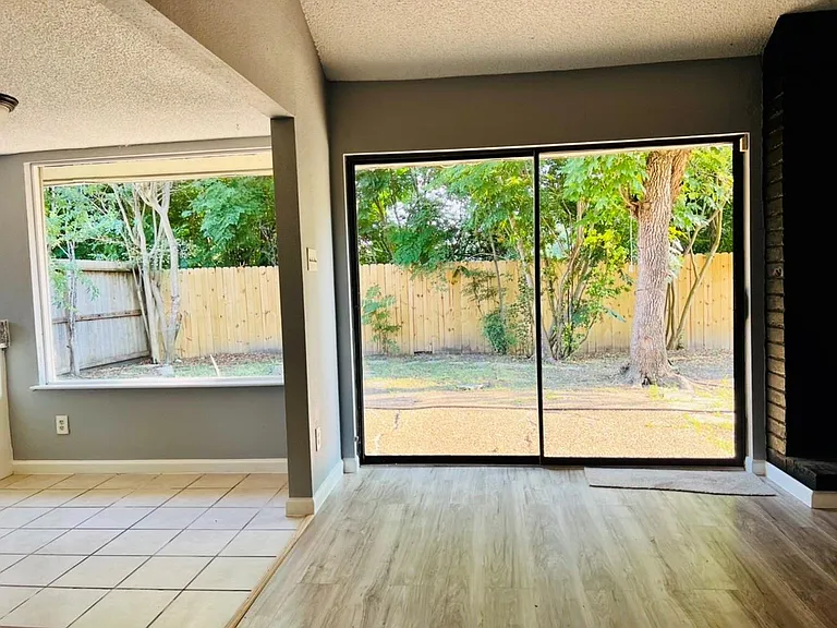 7627 Candlegreen Ln — Photo 24