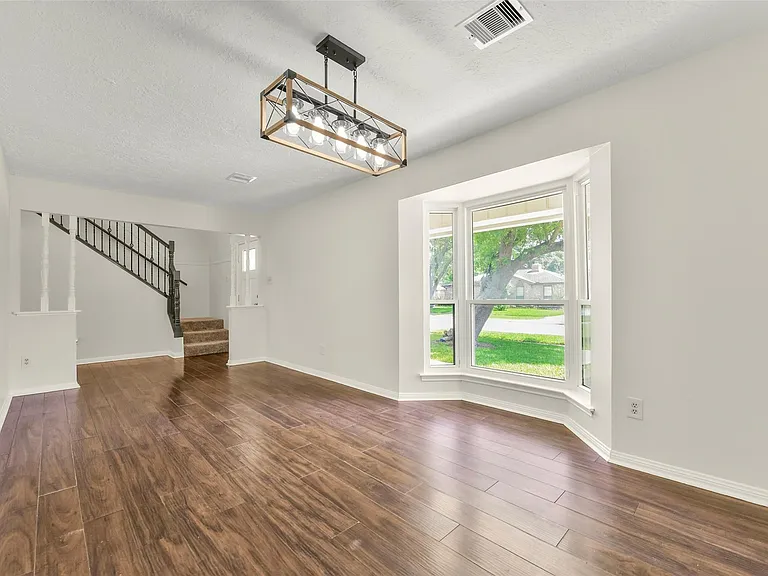 12011 Kirknoll Dr — Photo 10