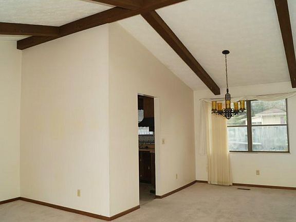 5th image of 2120 Woodstock Ct