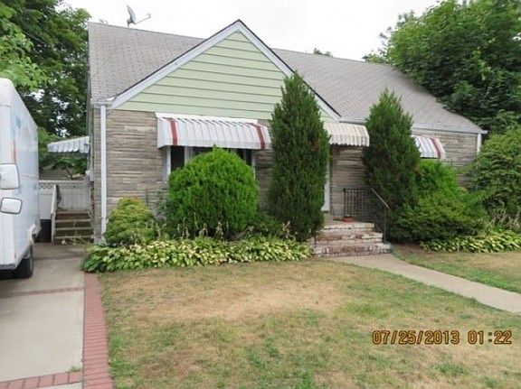 2nd image of 753 Barry Pl