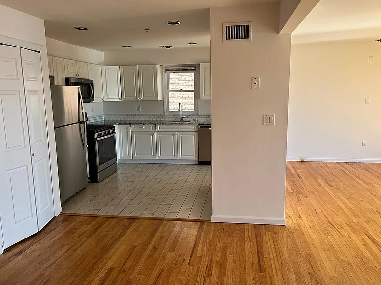 8905-8913 Riverside Pl #8911-1 — Photo 12