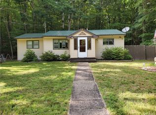 26 Lake Dr, Wurtsboro, NY 12790