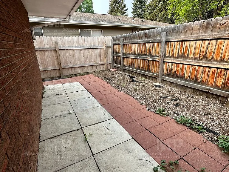 1101 S Bryan Ave — Photo 10