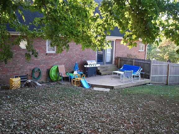 4th image of 1245 Cloverdale Dr