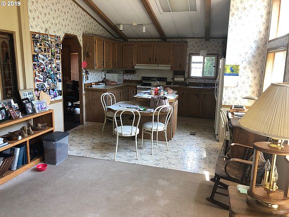 4th image of 13602 NE 36th St