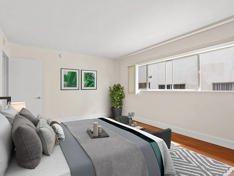 Eastborne Avenue Apartments — Photo 42