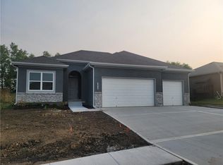 1010 Fox Trot Dr, Odessa, MO 64076