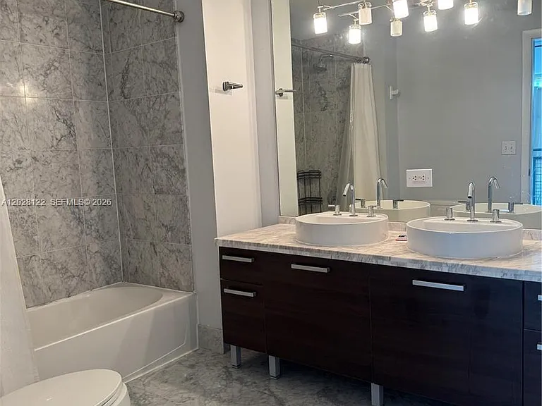 253 NE 2nd St #621 — Photo 9