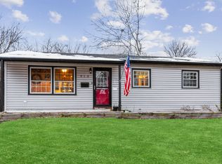 515 Willow Rd, Wauconda, IL 60084
