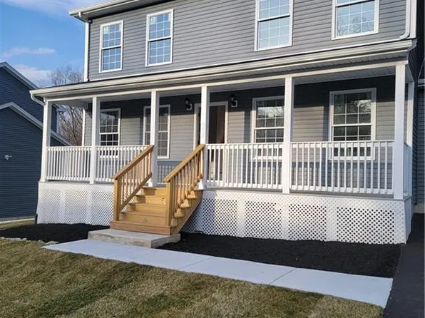 378 Gauthier Dr, Woonsocket, RI 02895