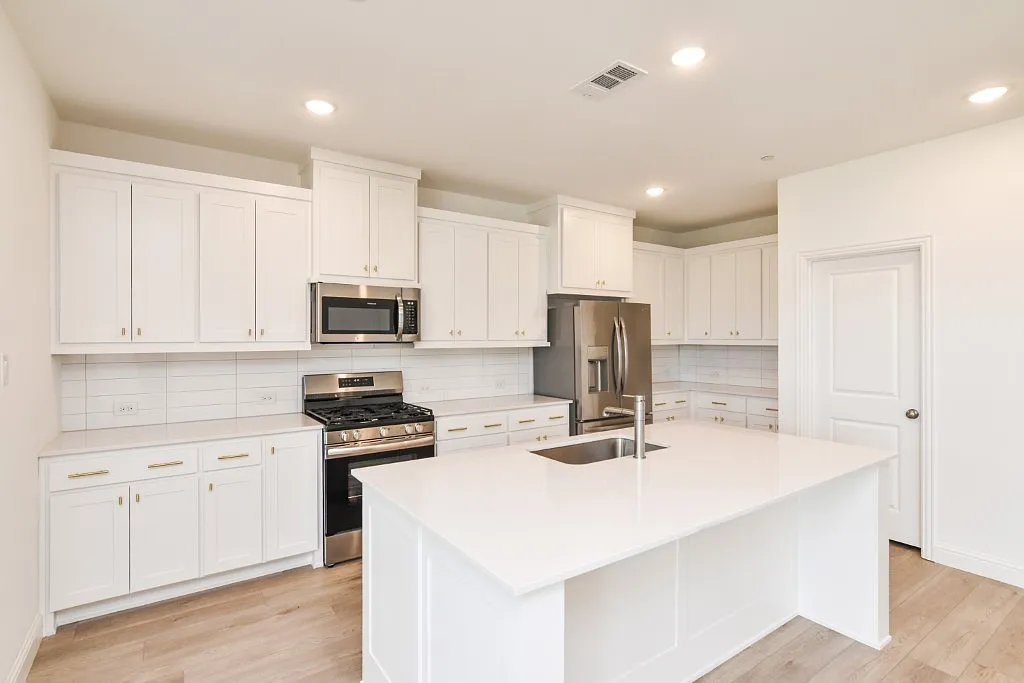 3 bed, 2.5 bath, 2282 sqft, $3,150 — Photo 3