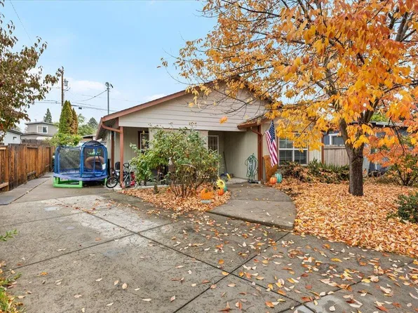 334 Effie St, Medford, OR 97504
