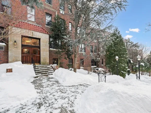 315 Tappan St APT 4, Brookline, MA 02445