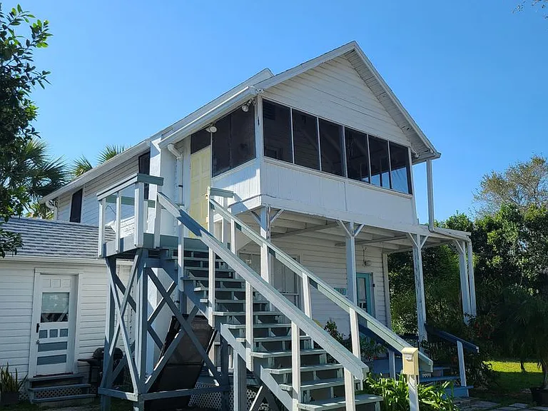 110 Rush St — Photo 2