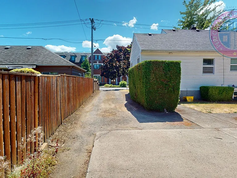 5329 N Willamette Blvd — Photo 29