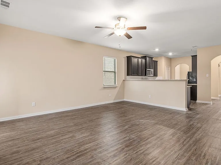 1431 Park Trails Blvd — Photo 3