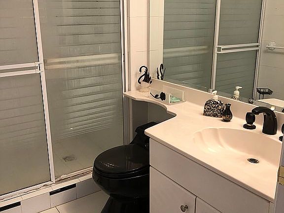 4th image of 20505 E Country Club Dr Penthouse 33