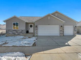 2245 E Morning Glory Way, Eagle Mountain, UT 84005