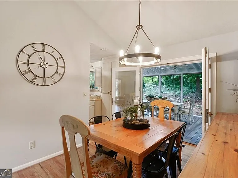 130 Cains Cove Dr — Photo 7
