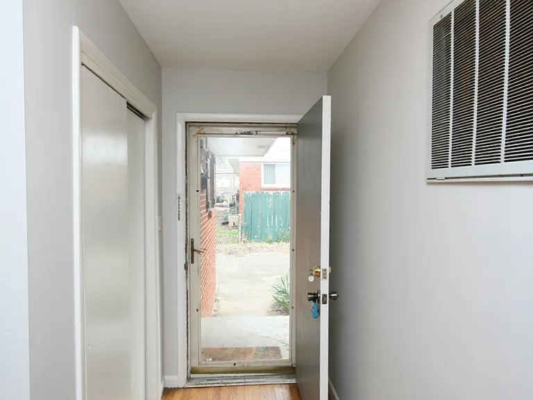 417 Greenacres Dr NW — Photo 17