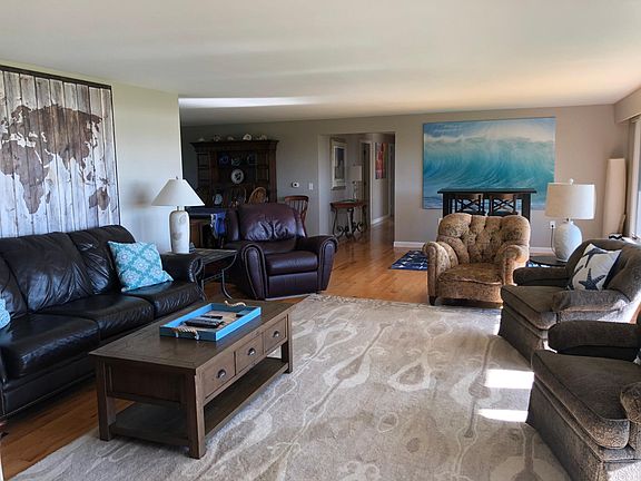 Spacious living room.