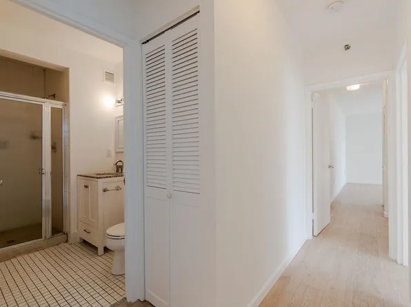 45 River Dr South image 16 of 49